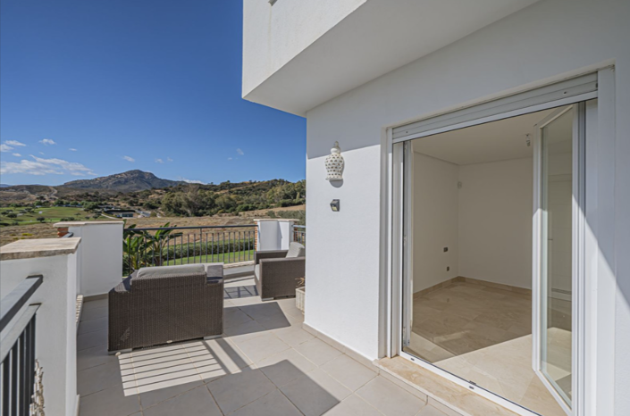 Image No.10-3 Bed Apartment for sale