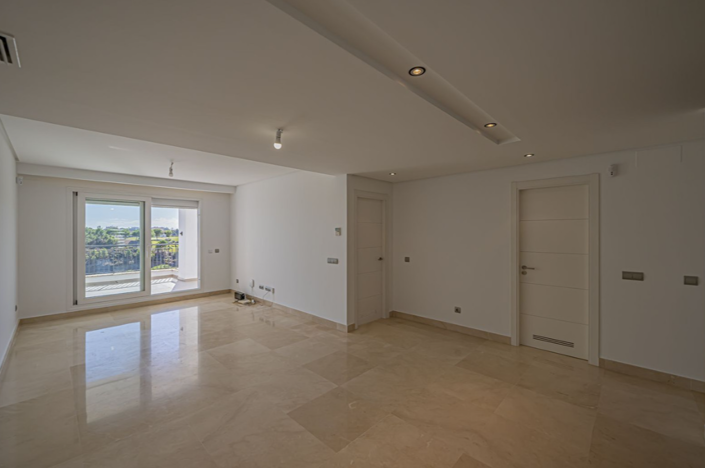 Image No.22-3 Bed Apartment for sale