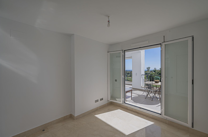 Image No.27-3 Bed Apartment for sale