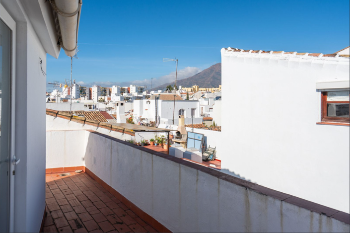 Image No.16-5 Bed Townhouse for sale