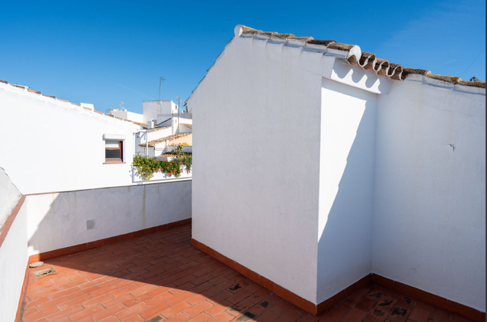 Image No.17-5 Bed Townhouse for sale