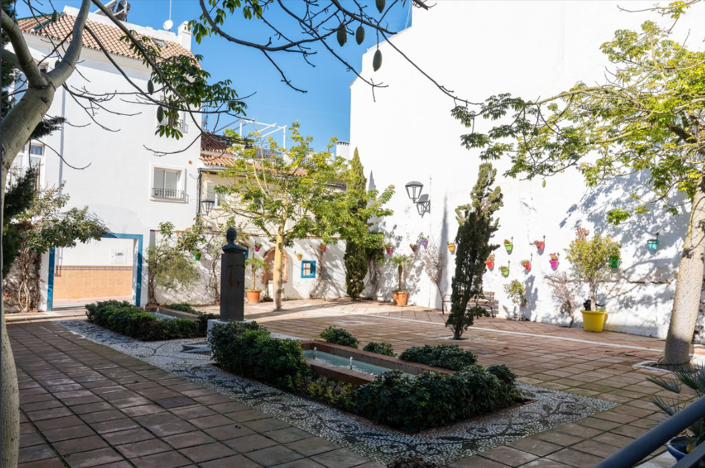 Image No.19-5 Bed Townhouse for sale