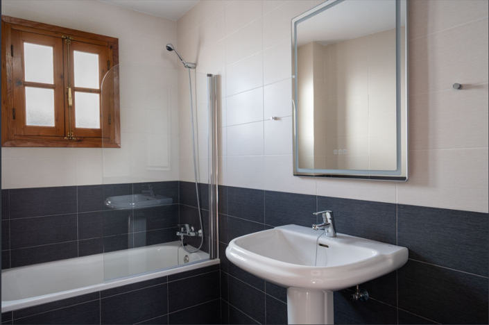 Image No.7-5 Bed Townhouse for sale