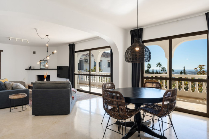 Image No.20-6 Bed Villa for sale