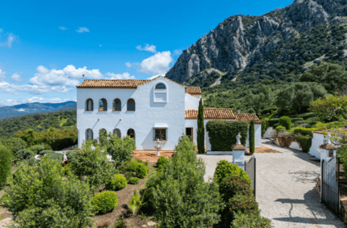 Image No.2-Villa de 5 chambres à vendre à Estepona