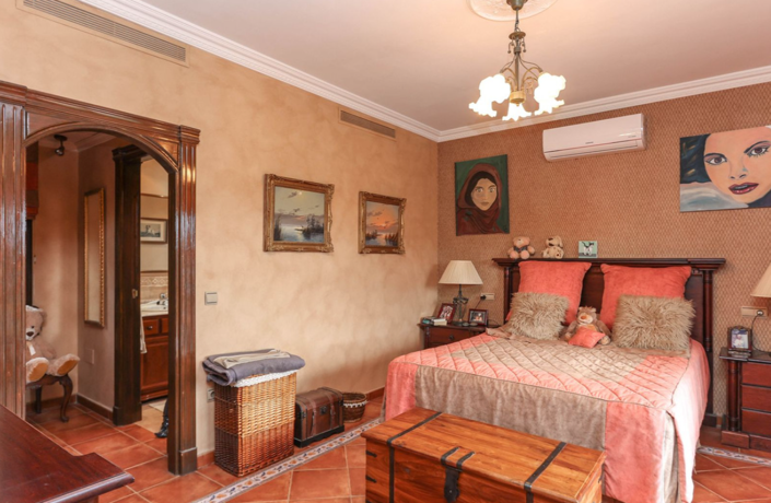 Image No.27-5 Bed Villa for sale