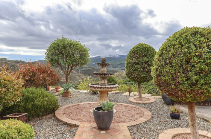 Image No.3-5 Bed Villa for sale