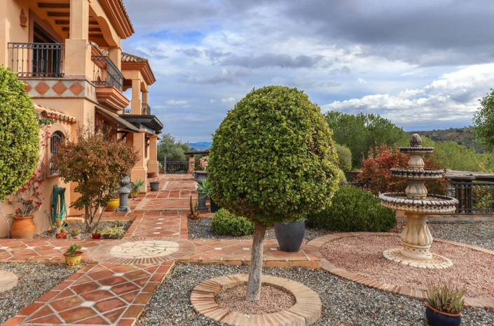 Image No.6-5 Bed Villa for sale