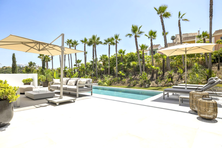 Image No.2-Villa de 4 chambres à vendre à Estepona