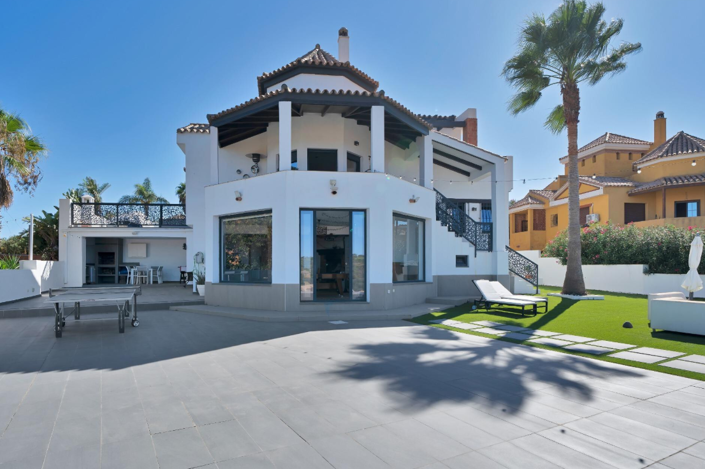 Image No.2-4 Bed Villa for sale