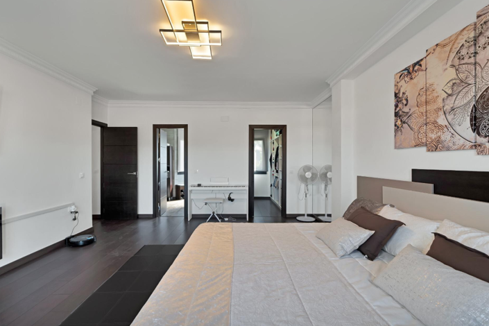 Image No.32-4 Bed Villa for sale