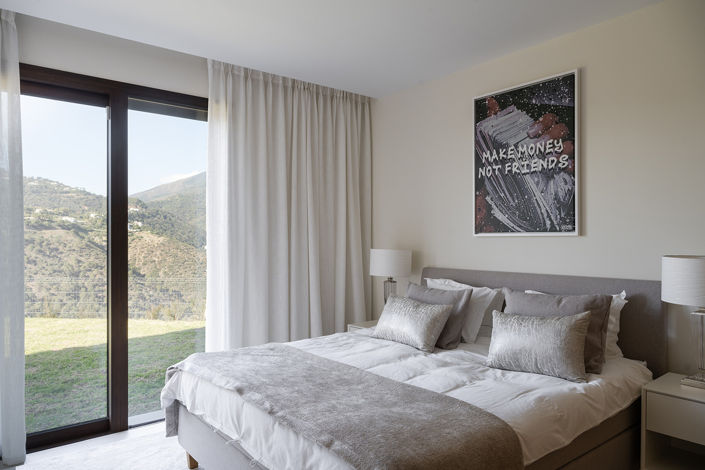 Image No.14-3 Bed Property for sale