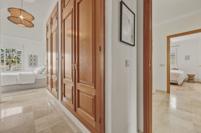 Image No.14-5 Bed Villa for sale