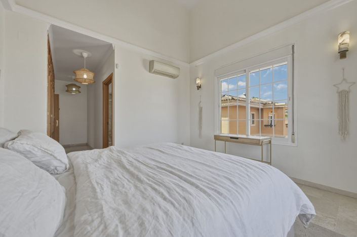 Image No.15-5 Bed Villa for sale