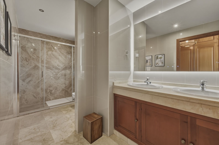 Image No.19-5 Bed Villa for sale