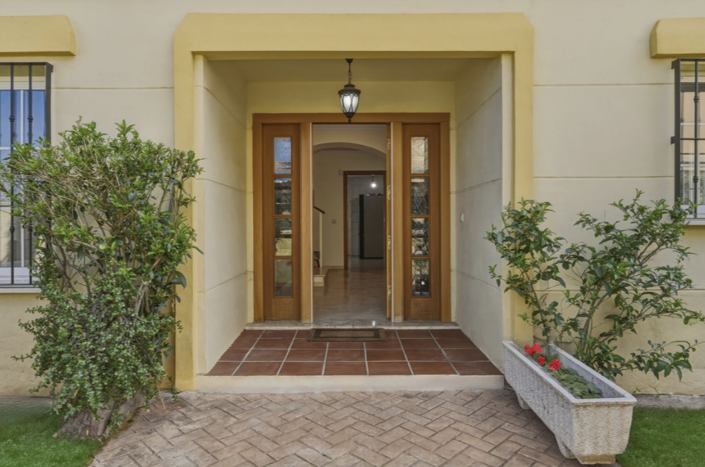 Image No.3-5 Bed Villa for sale