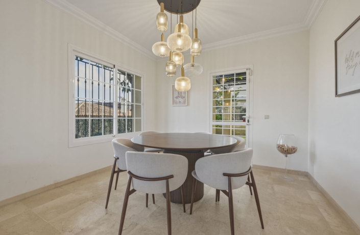 Image No.9-5 Bed Villa for sale