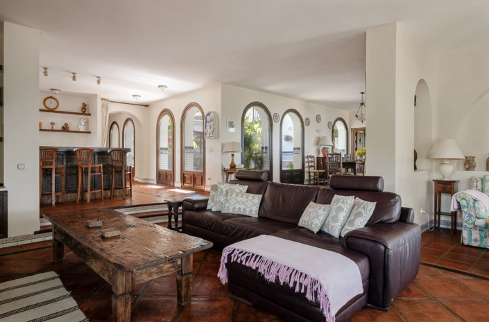 Image No.20-6 Bed Villa for sale