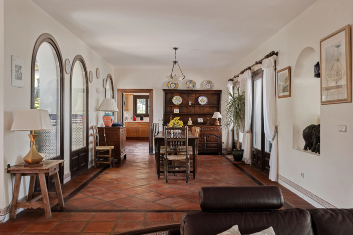 Image No.24-6 Bed Villa for sale