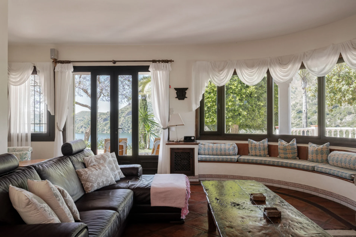 Image No.26-6 Bed Villa for sale