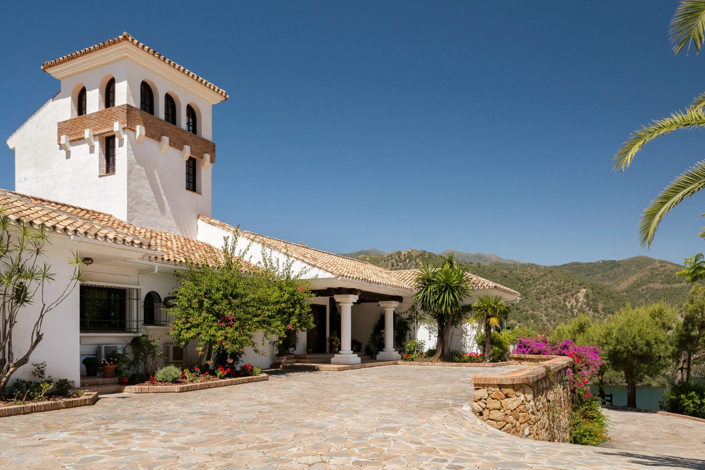 Image No.9-6 Bed Villa for sale