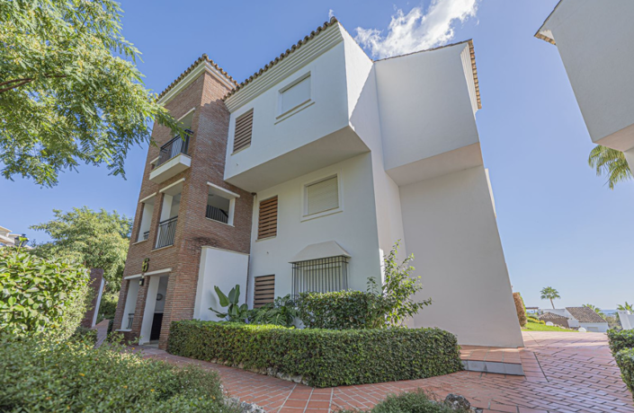 Image No.20-3 Bed Apartment for sale