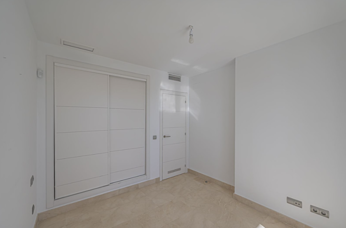 Image No.29-3 Bed Apartment for sale