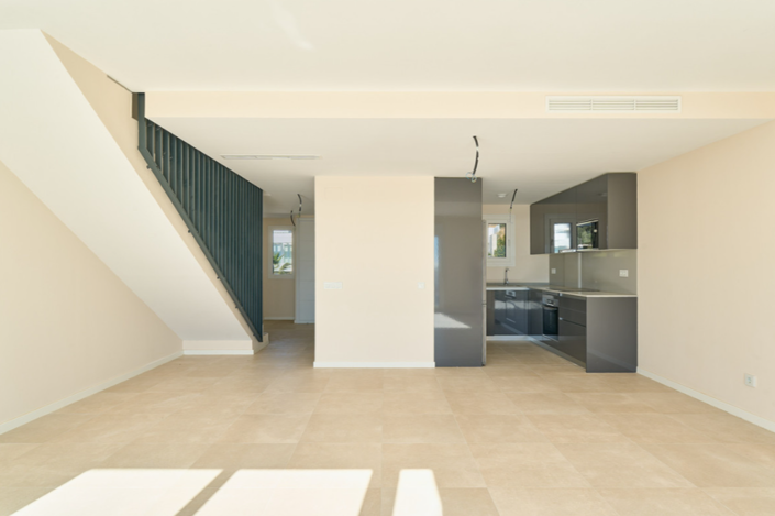 Image No.21-3 Bed House for sale