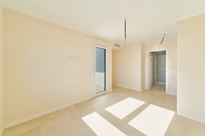 Image No.26-3 Bed House for sale