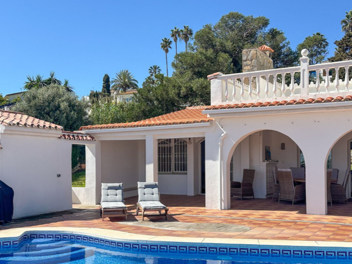 Image No.2-Villa de 4 chambres à vendre à Estepona