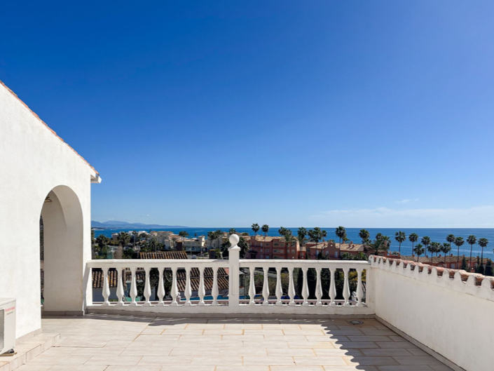 Image No.7-Villa de 4 chambres à vendre à Estepona