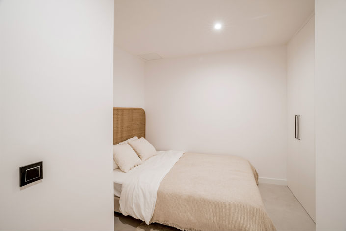 Image No.11-3 Bed Property for sale
