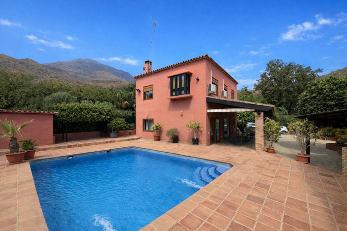 Image No.2-4 Bed Villa for sale