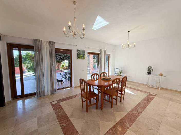 Image No.20-4 Bed Villa for sale