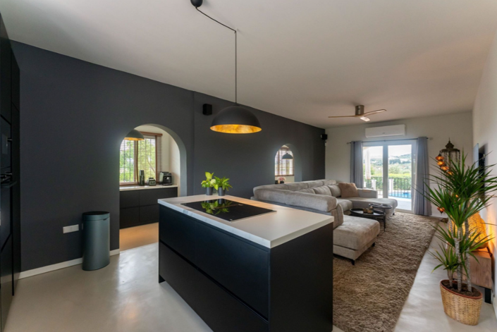 Image No.2-4 Bed Villa for sale