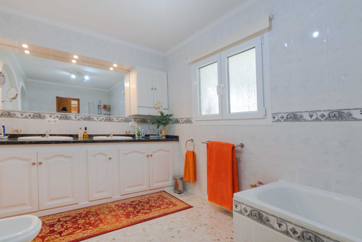 Image No.24-Villa de 4 chambres à vendre à Estepona