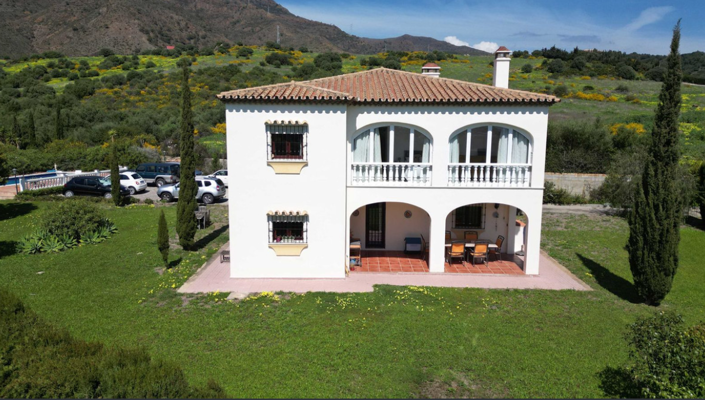 Image No.8-Villa de 4 chambres à vendre à Estepona