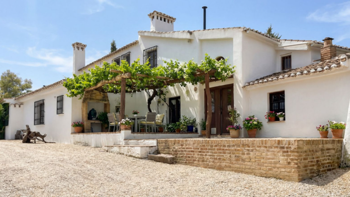 Image No.10-9 Bed Villa for sale