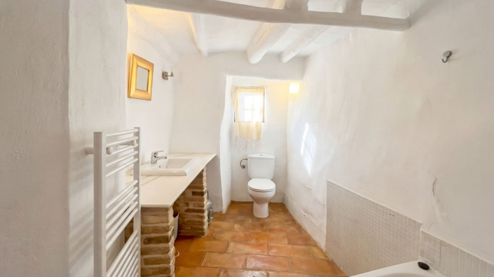 Image No.19-9 Bed Villa for sale