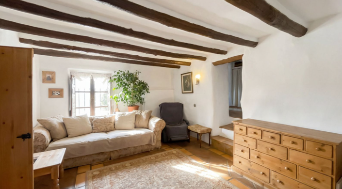 Image No.28-9 Bed Villa for sale