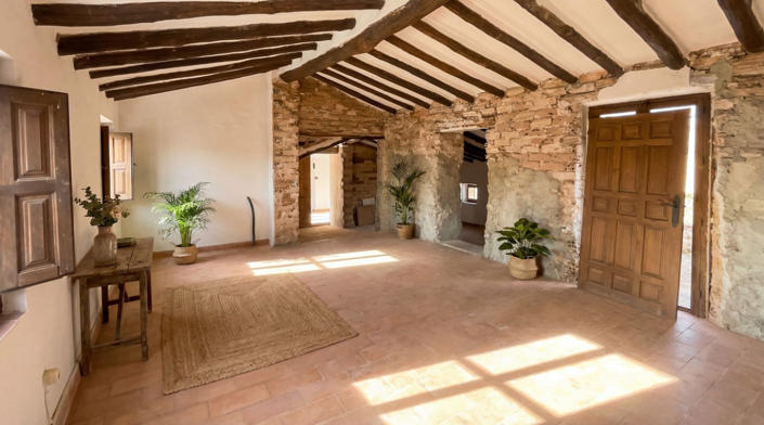 Image No.30-9 Bed Villa for sale