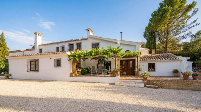 Image No.9-9 Bed Villa for sale