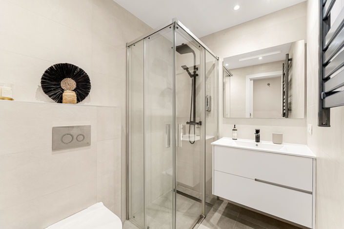 Image No.10-3 Bed Property for sale