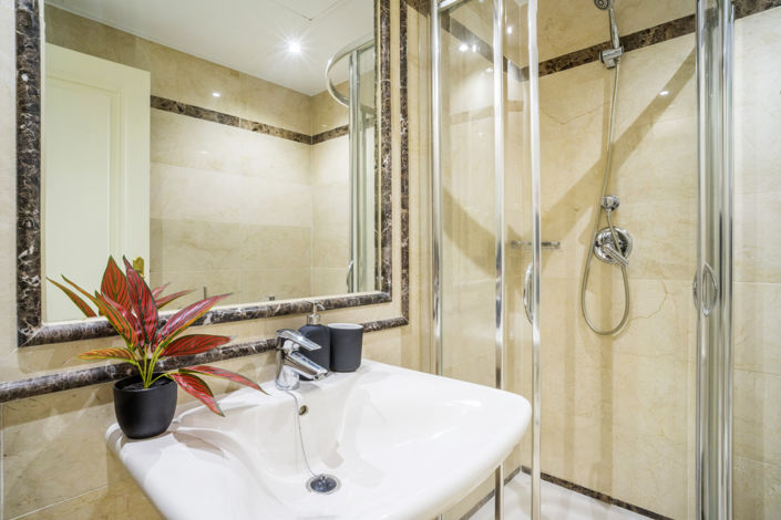 Image No.14-3 Bed Property for sale