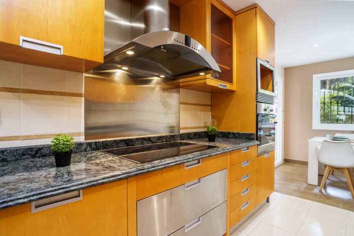 Image No.16-3 Bed Property for sale