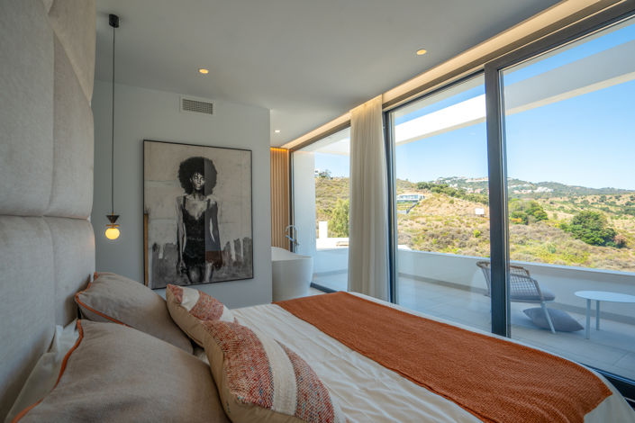 Image No.4-4 Bed Villa for sale