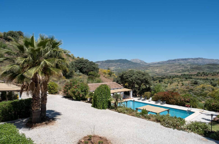 Image No.12-13 Bed Villa for sale