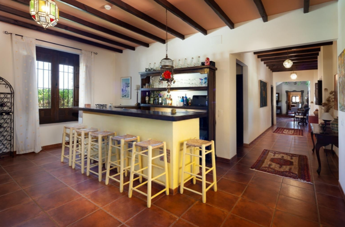 Image No.16-13 Bed Villa for sale