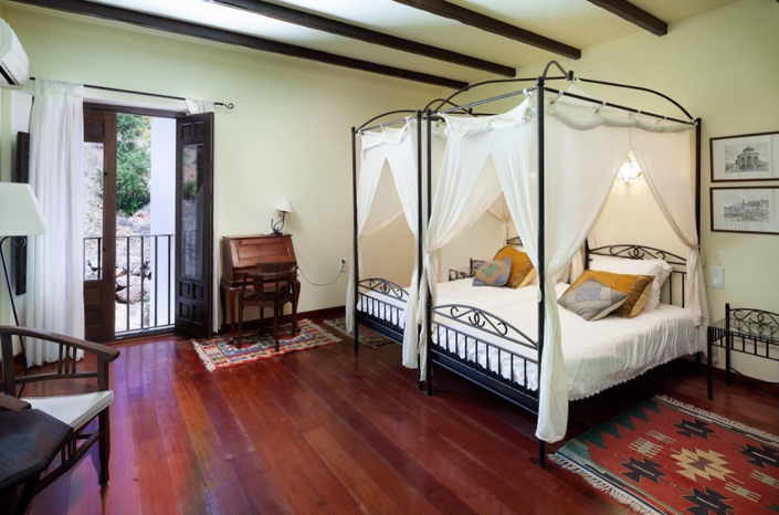 Image No.25-13 Bed Villa for sale