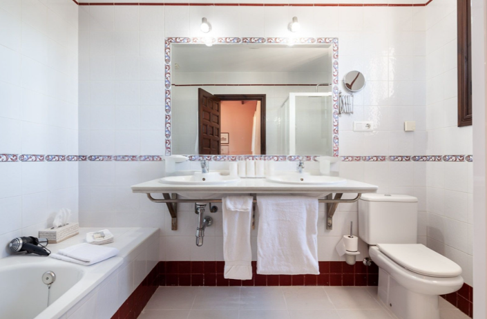 Image No.26-13 Bed Villa for sale